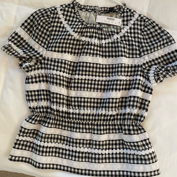 Gingham top with sweetest lace details - Picture 2 of 6